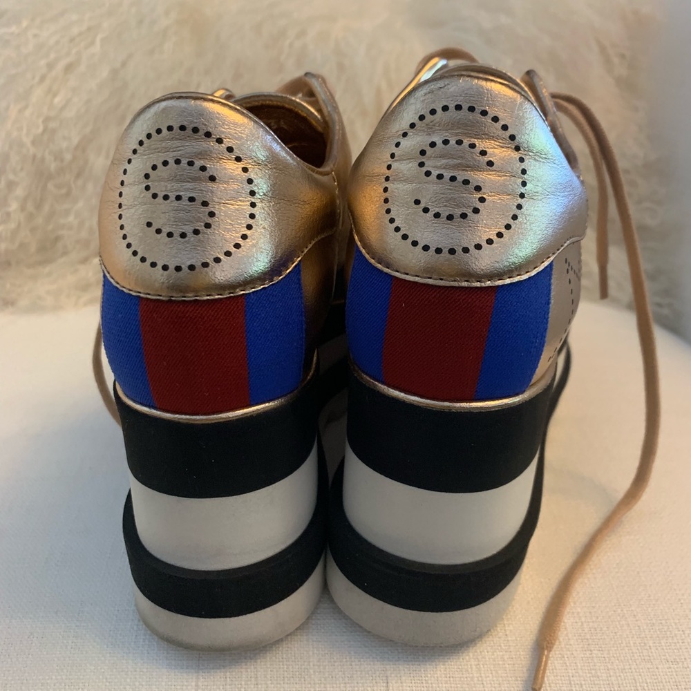 Shoes - Picture 7 of 8